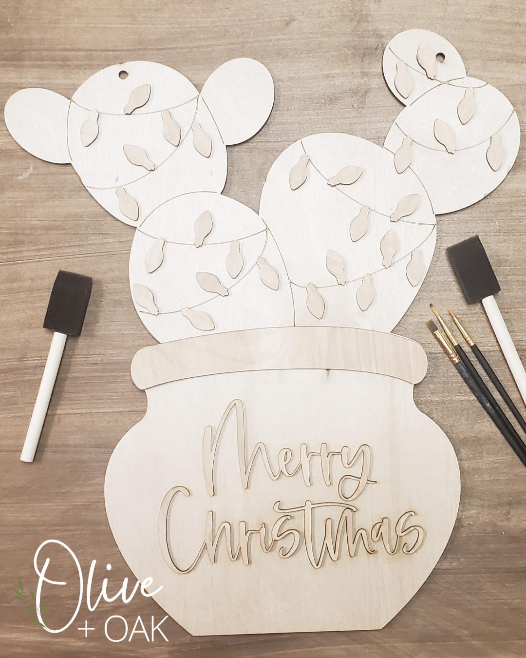 DIY Kit Christmas Cacti Door Hanger