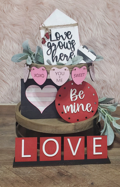 DIY Valentie's Day Sweetheart Tier Tray Set